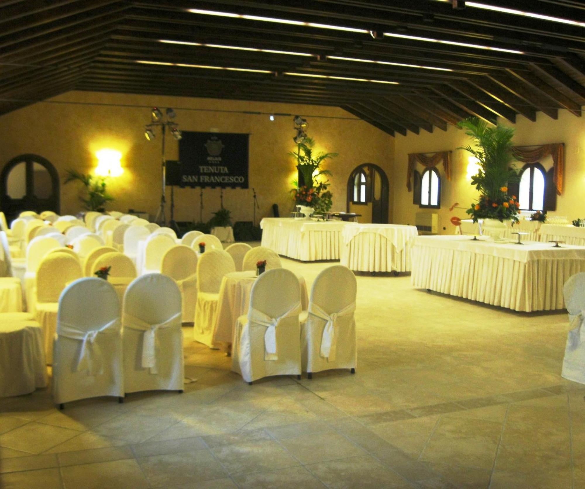 Hotel Tenuta San Francesco Barletta Exteriör bild