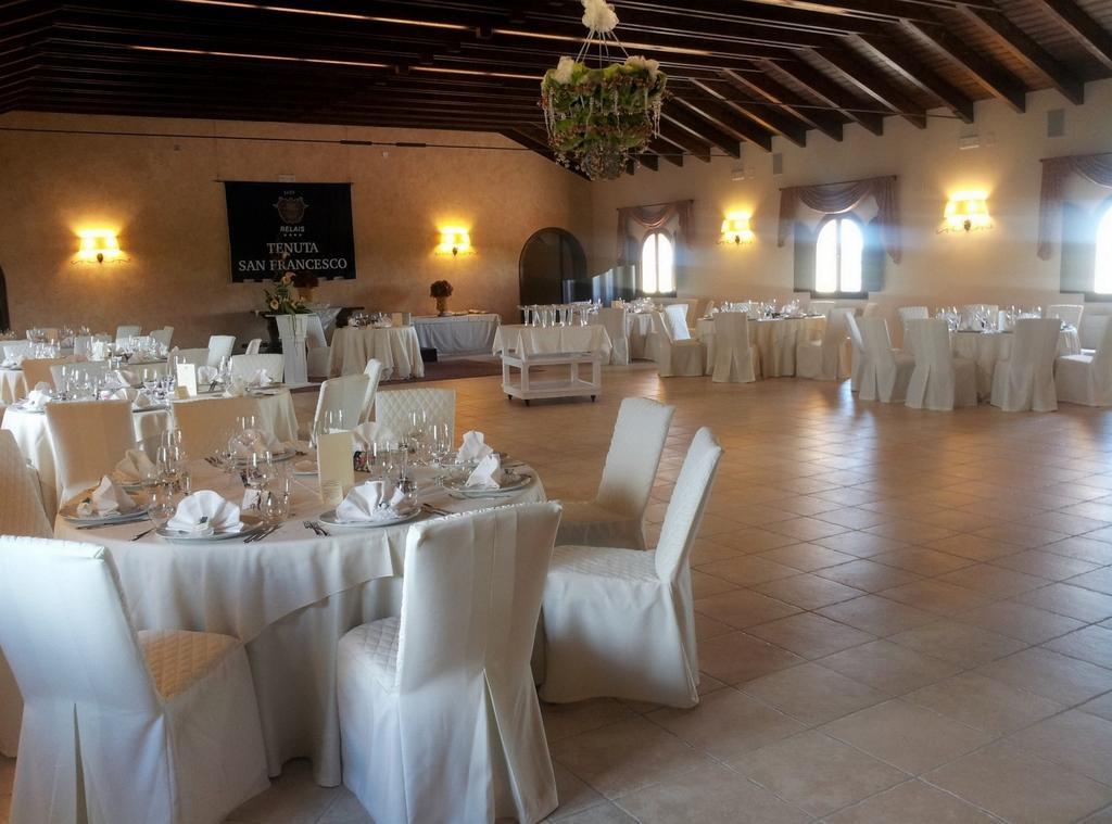 Hotel Tenuta San Francesco Barletta Exteriör bild
